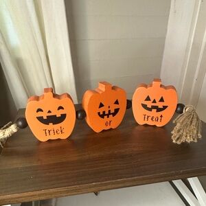 “Trick-Or-Treat” Jack-O-Lantern Decor